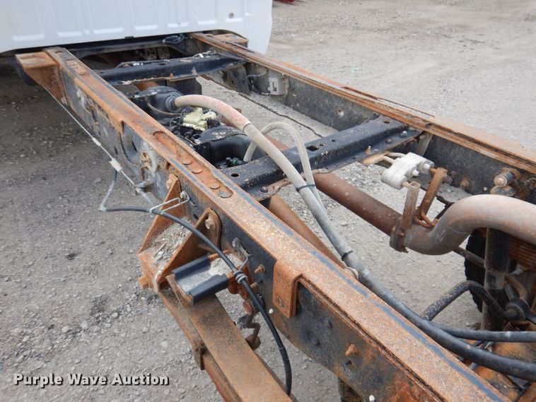 image for item IN9891 2015 Ford F550 Super Duty XL  truck cab and chassis