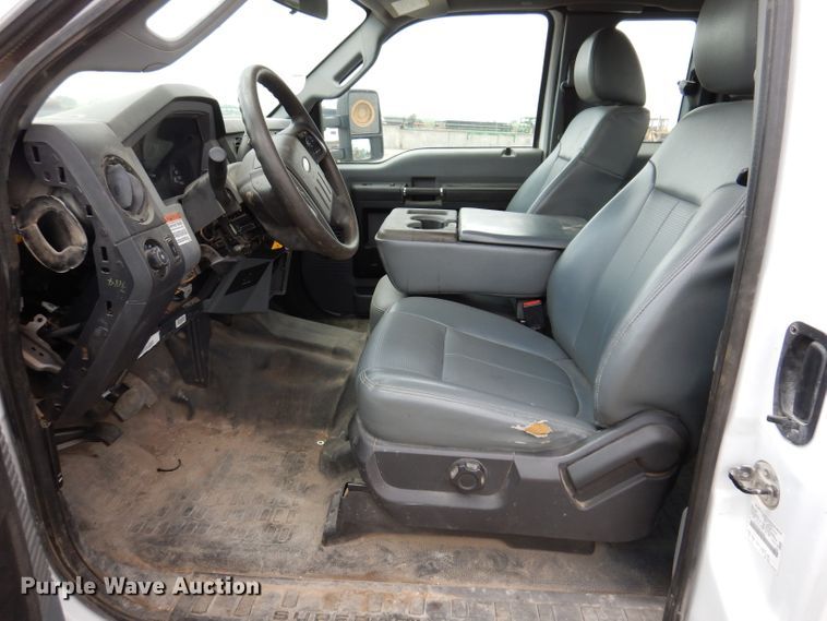 image for item IN9891 2015 Ford F550 Super Duty XL  truck cab and chassis