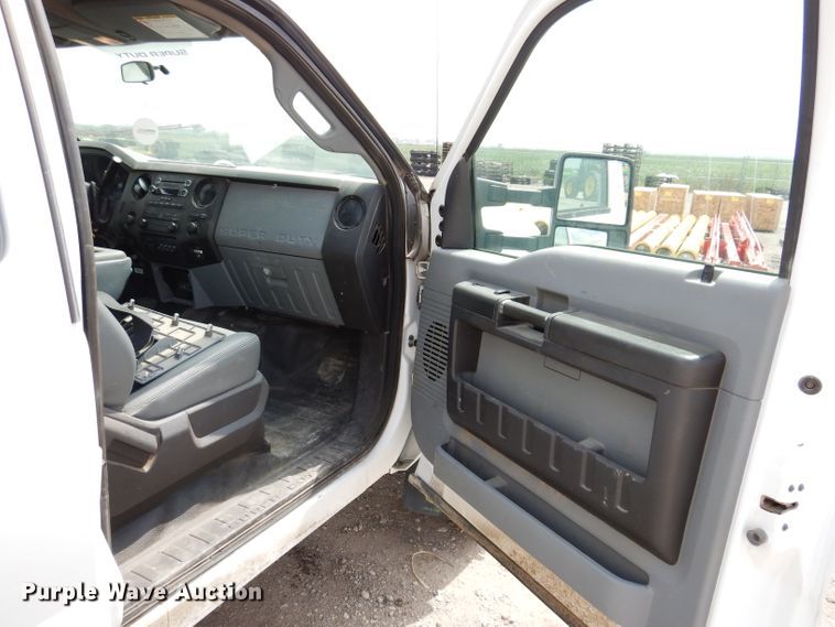image for item IN9891 2015 Ford F550 Super Duty XL  truck cab and chassis