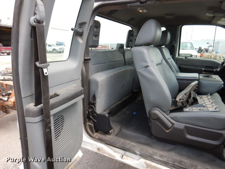 image for item IN9891 2015 Ford F550 Super Duty XL  truck cab and chassis