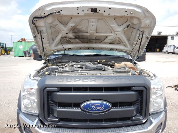 image for item IN9891 2015 Ford F550 Super Duty XL  truck cab and chassis