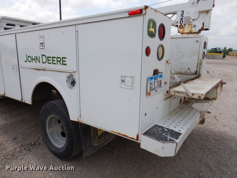 image for item IN9892 2002 Ford F350 Super Duty XL  utility bed pickup truck