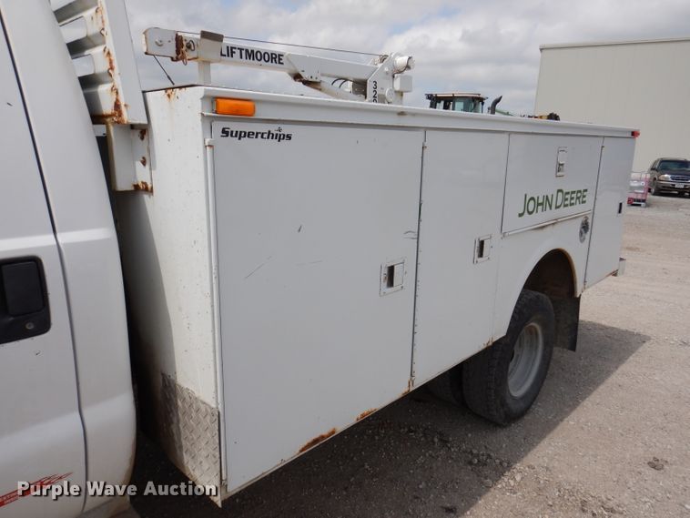 image for item IN9892 2002 Ford F350 Super Duty XL  utility bed pickup truck