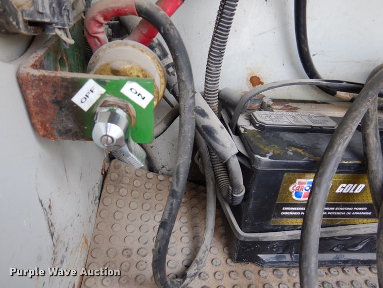 image for item IN9892 2002 Ford F350 Super Duty XL  utility bed pickup truck