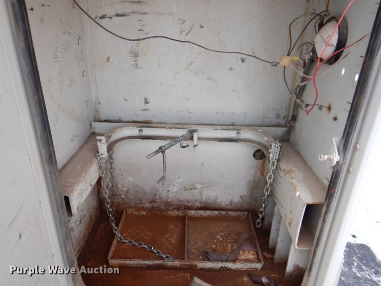 image for item IN9892 2002 Ford F350 Super Duty XL  utility bed pickup truck