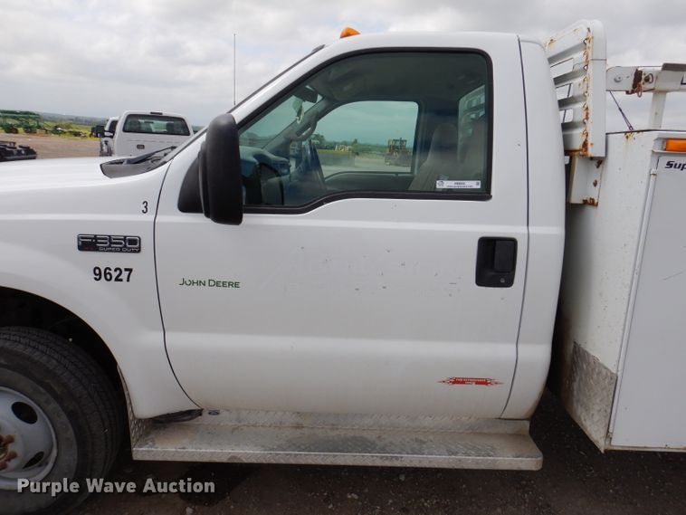 image for item IN9892 2002 Ford F350 Super Duty XL  utility bed pickup truck