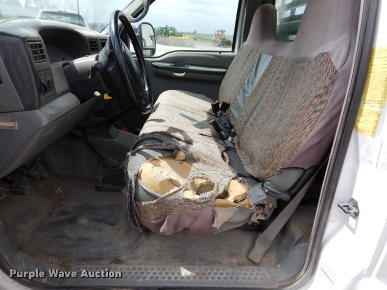 image for item IN9892 2002 Ford F350 Super Duty XL  utility bed pickup truck