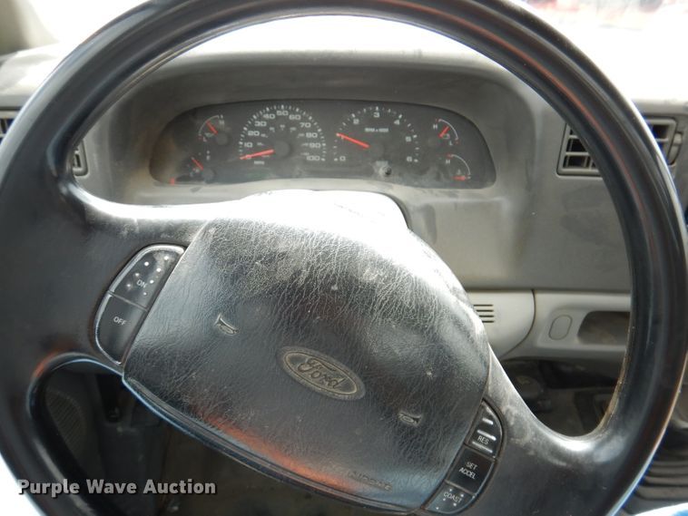 image for item IN9892 2002 Ford F350 Super Duty XL  utility bed pickup truck