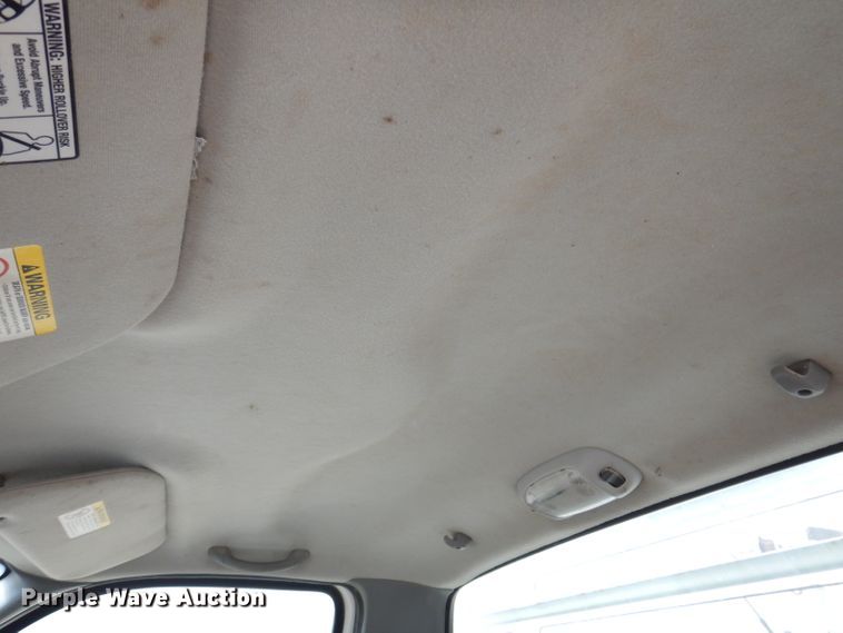 image for item IN9892 2002 Ford F350 Super Duty XL  utility bed pickup truck