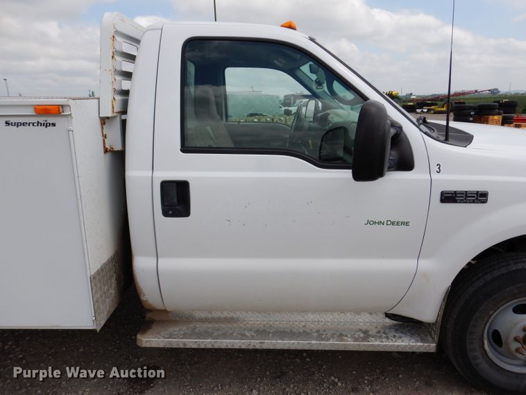 image for item IN9892 2002 Ford F350 Super Duty XL  utility bed pickup truck