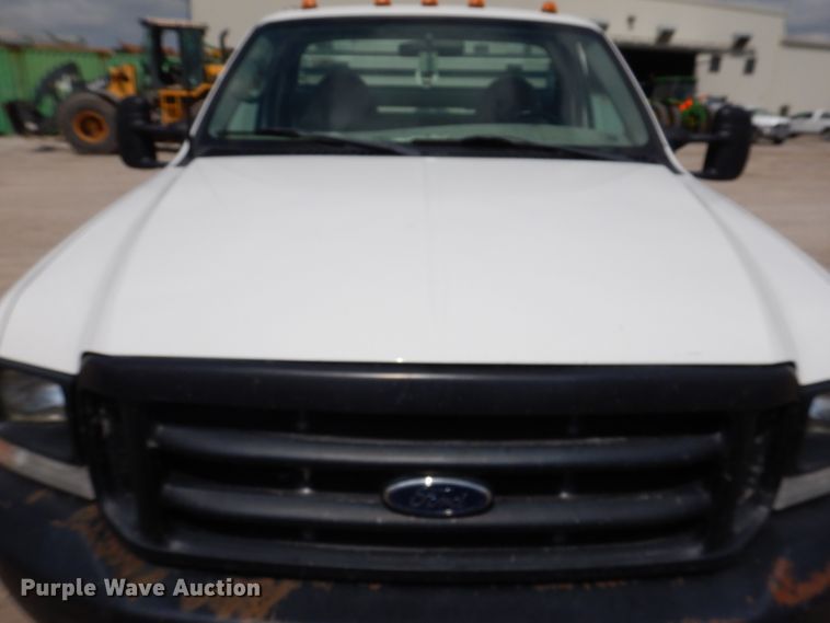 image for item IN9892 2002 Ford F350 Super Duty XL  utility bed pickup truck