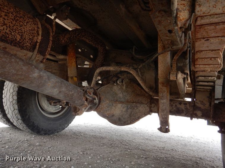 image for item IN9892 2002 Ford F350 Super Duty XL  utility bed pickup truck