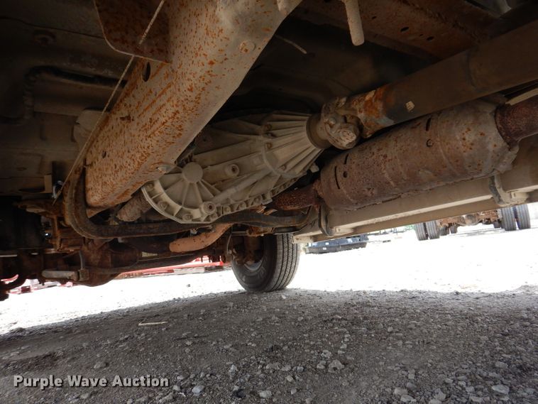 image for item IN9892 2002 Ford F350 Super Duty XL  utility bed pickup truck