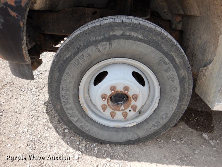 image for item IN9892 2002 Ford F350 Super Duty XL  utility bed pickup truck