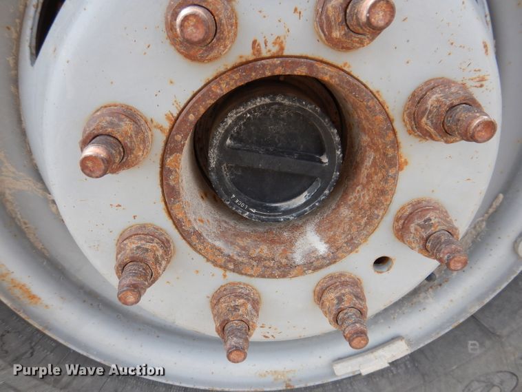 image for item IN9892 2002 Ford F350 Super Duty XL  utility bed pickup truck