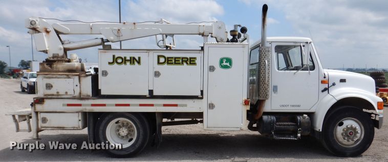 image for item IN9893 1996 International 4700  utility / service truck