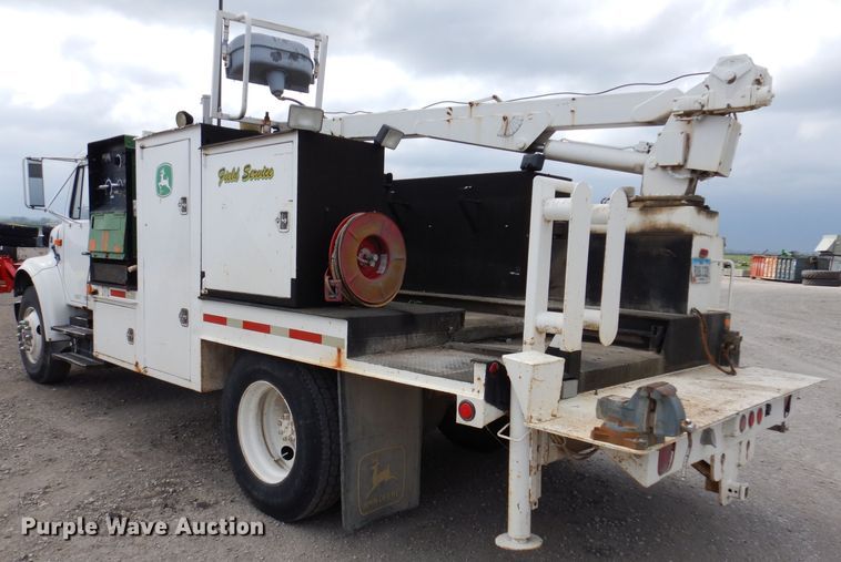 image for item IN9893 1996 International 4700  utility / service truck