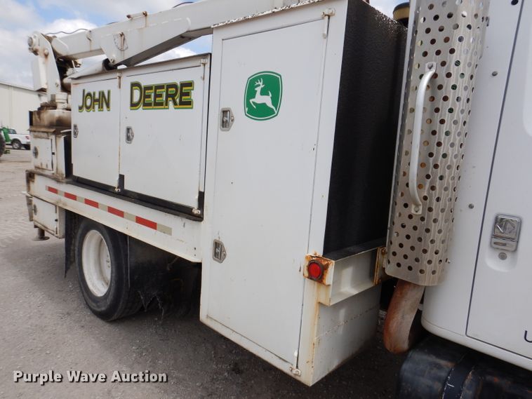 image for item IN9893 1996 International 4700  utility / service truck