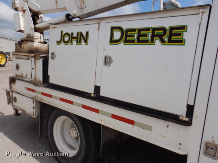 image for item IN9893 1996 International 4700  utility / service truck