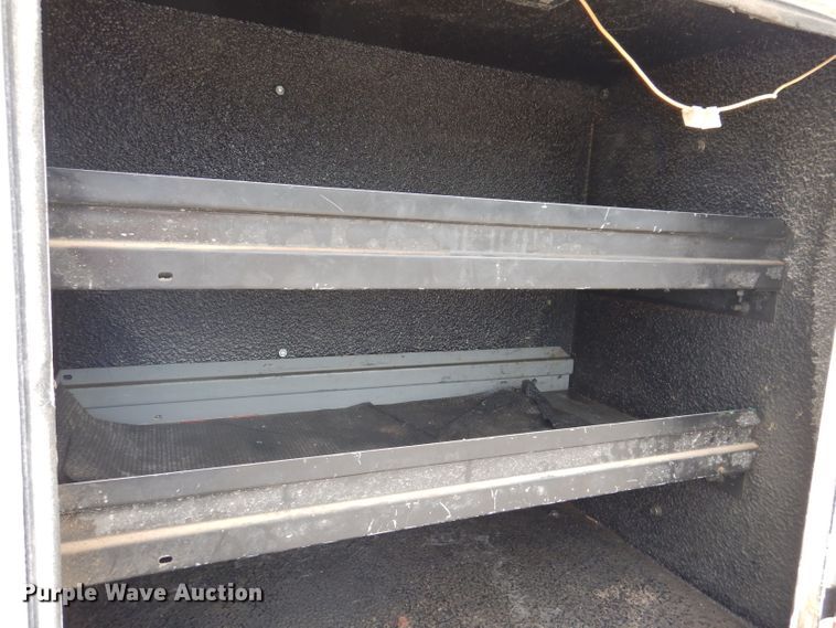 image for item IN9893 1996 International 4700  utility / service truck