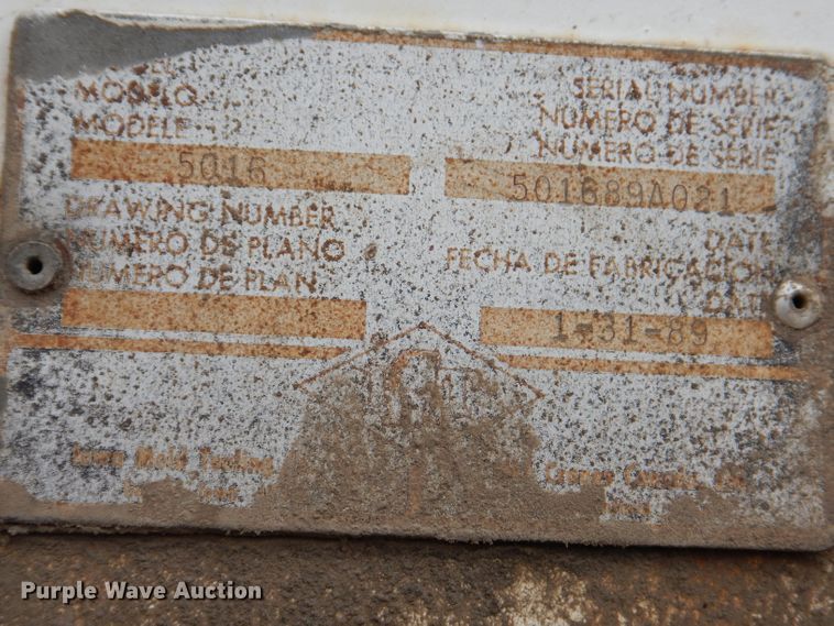 image for item IN9893 1996 International 4700  utility / service truck