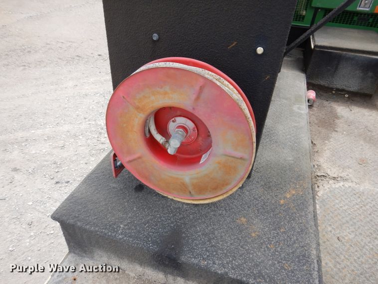 image for item IN9893 1996 International 4700  utility / service truck