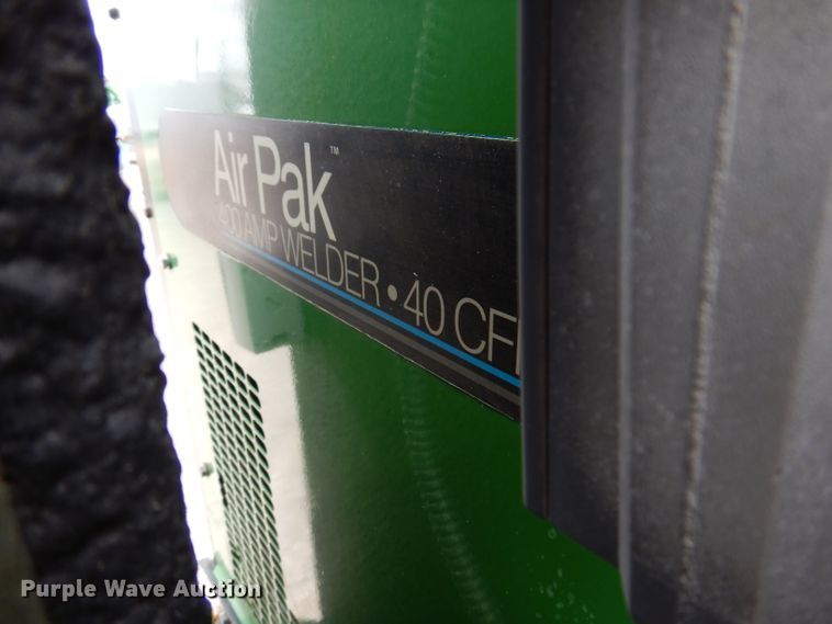 image for item IN9893 1996 International 4700  utility / service truck