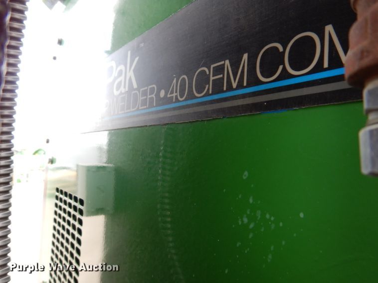 image for item IN9893 1996 International 4700  utility / service truck