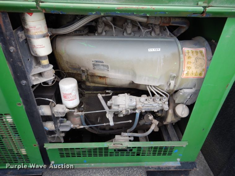 image for item IN9893 1996 International 4700  utility / service truck