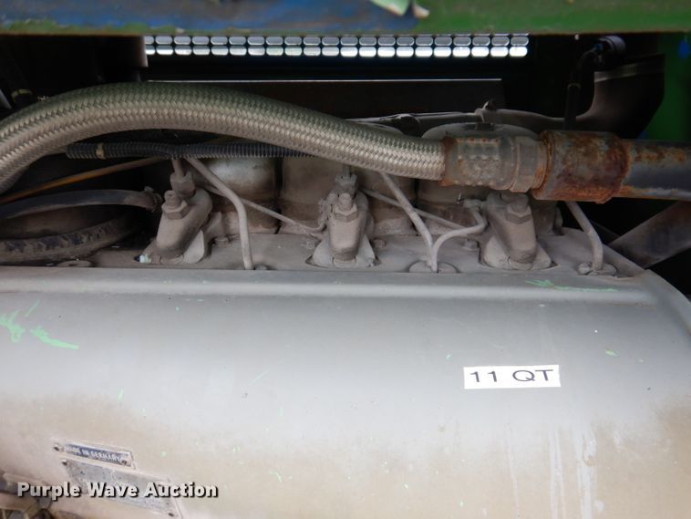 image for item IN9893 1996 International 4700  utility / service truck