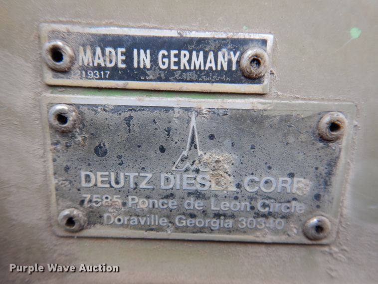 image for item IN9893 1996 International 4700  utility / service truck