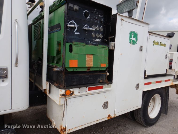 image for item IN9893 1996 International 4700  utility / service truck