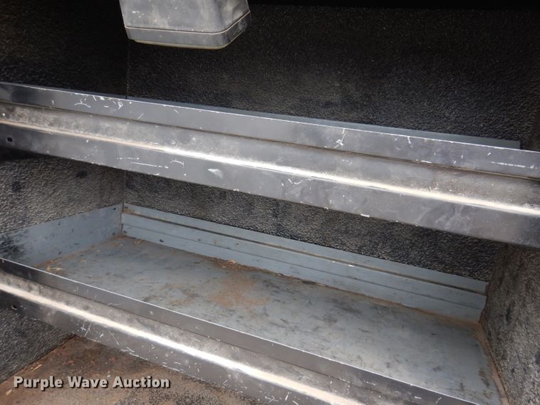 image for item IN9893 1996 International 4700  utility / service truck