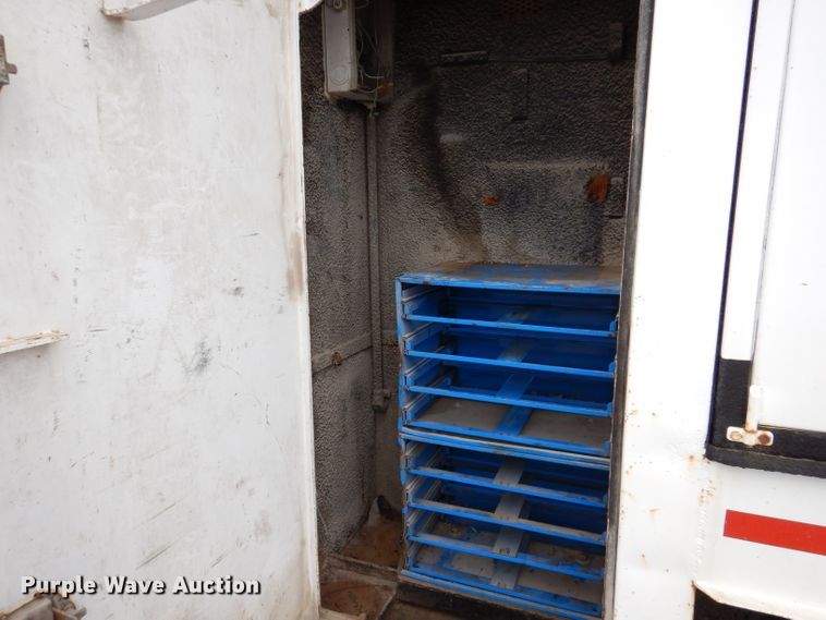 image for item IN9893 1996 International 4700  utility / service truck