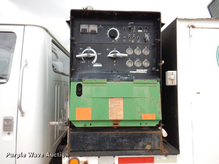 image for item IN9893 1996 International 4700  utility / service truck