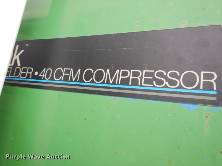 image for item IN9893 1996 International 4700  utility / service truck