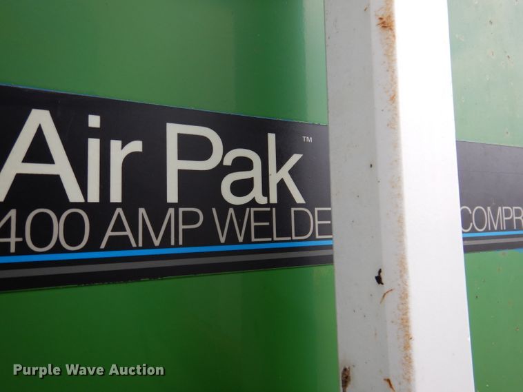 image for item IN9893 1996 International 4700  utility / service truck