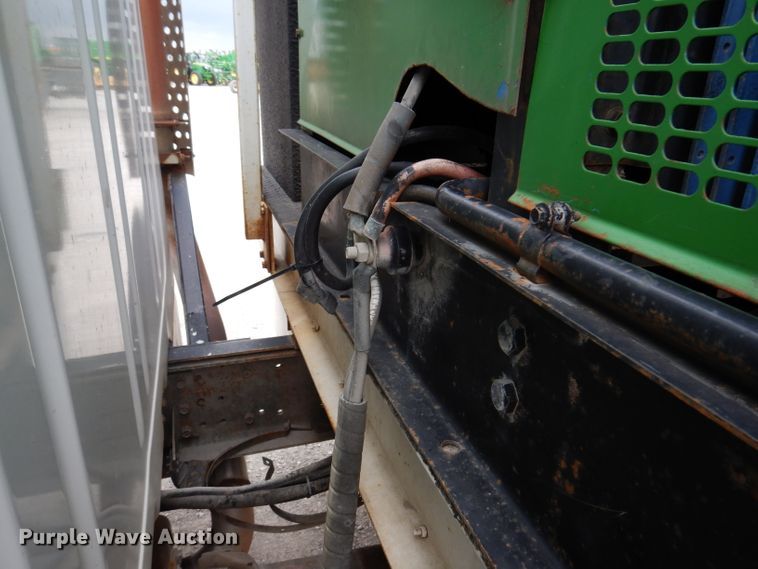 image for item IN9893 1996 International 4700  utility / service truck