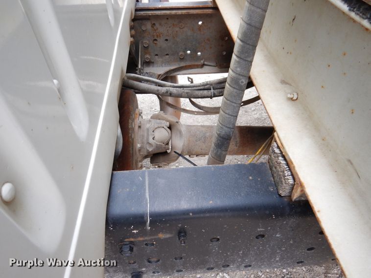 image for item IN9893 1996 International 4700  utility / service truck