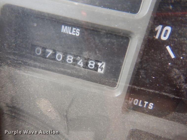 image for item IN9893 1996 International 4700  utility / service truck