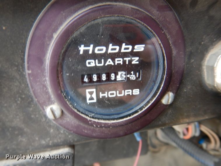 image for item IN9893 1996 International 4700  utility / service truck