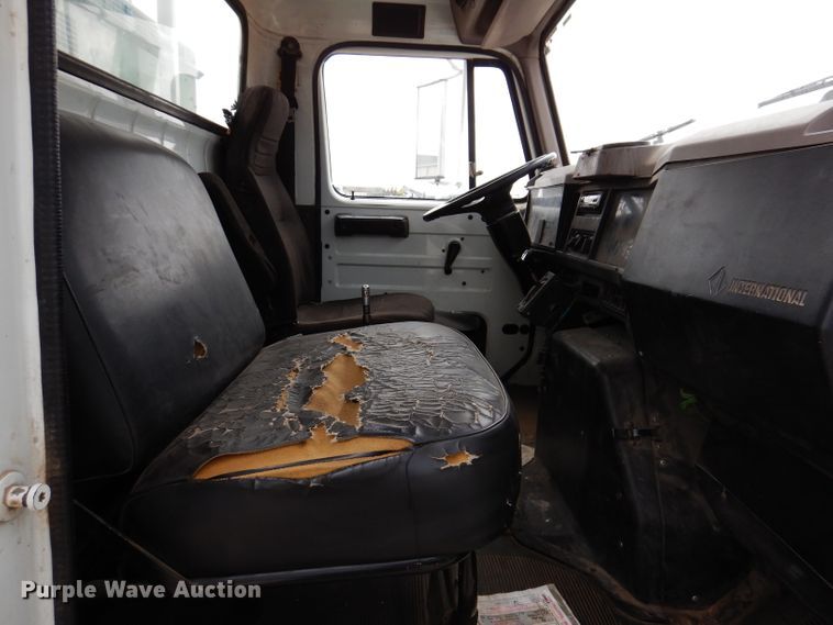 image for item IN9893 1996 International 4700  utility / service truck