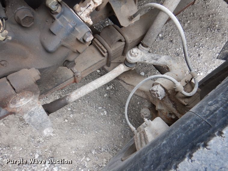 image for item IN9893 1996 International 4700  utility / service truck