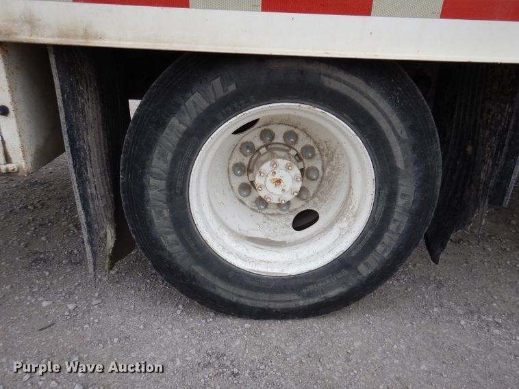 image for item IN9893 1996 International 4700  utility / service truck