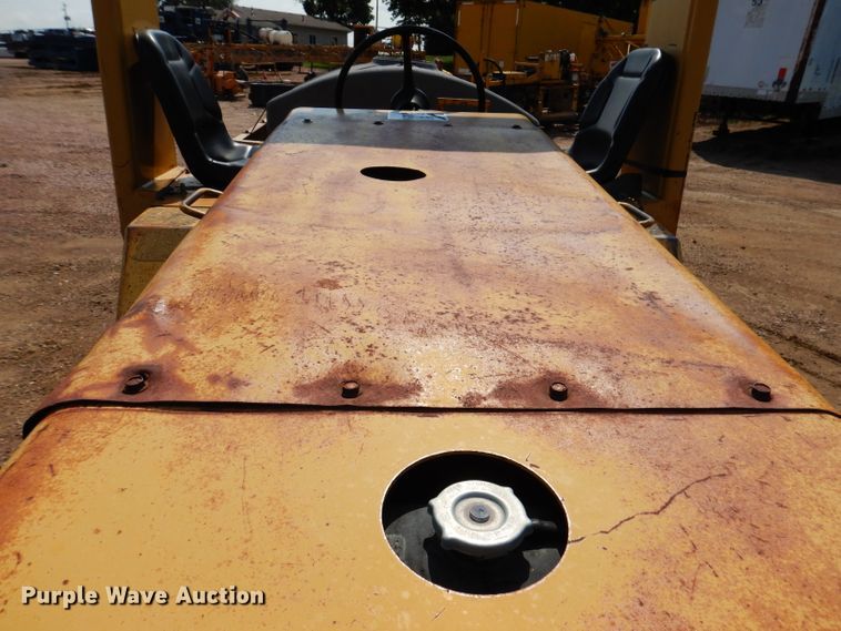 image for item IN9904 Hyster C530A  pneumatic roller