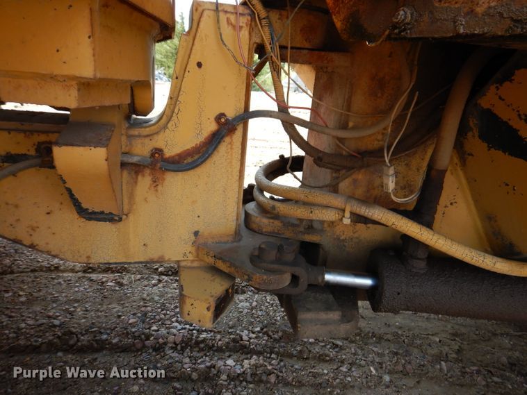 image for item IN9904 Hyster C530A  pneumatic roller