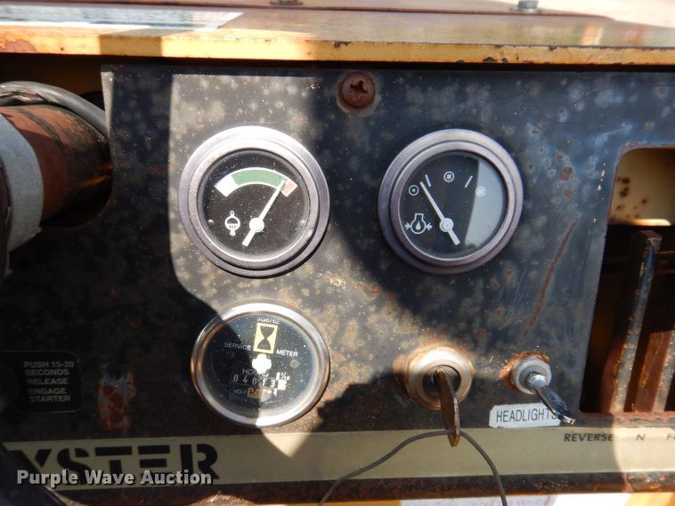 image for item IN9904 Hyster C530A  pneumatic roller