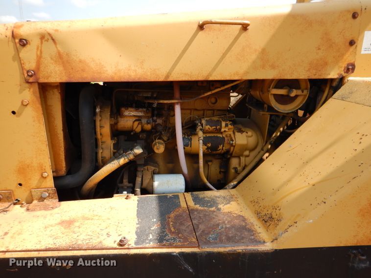 image for item IN9904 Hyster C530A  pneumatic roller