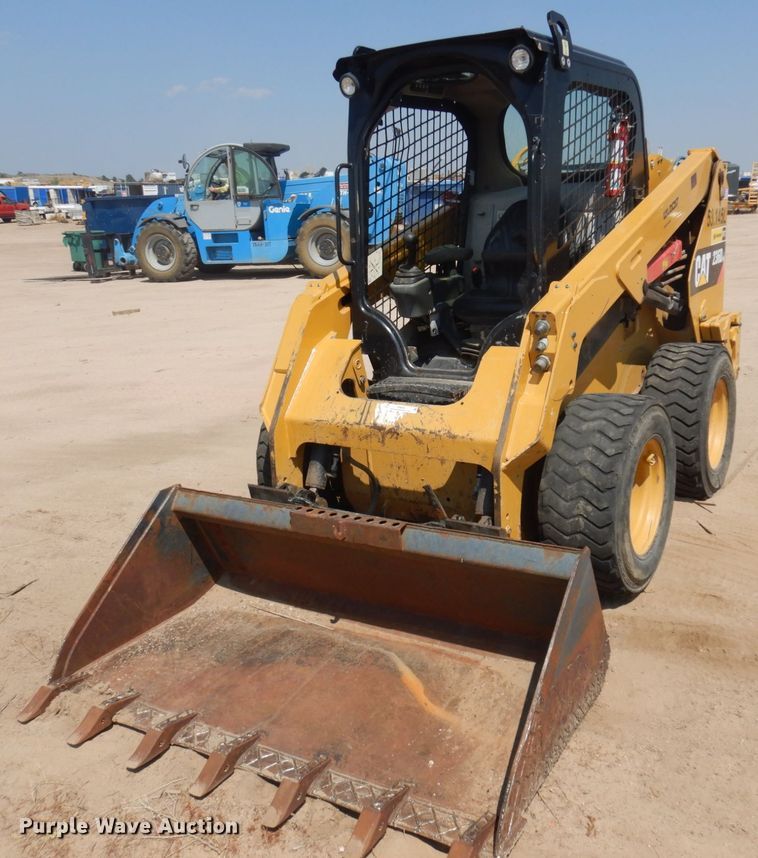 image for item IP9530 2014 Caterpillar 236D  skid steer loader