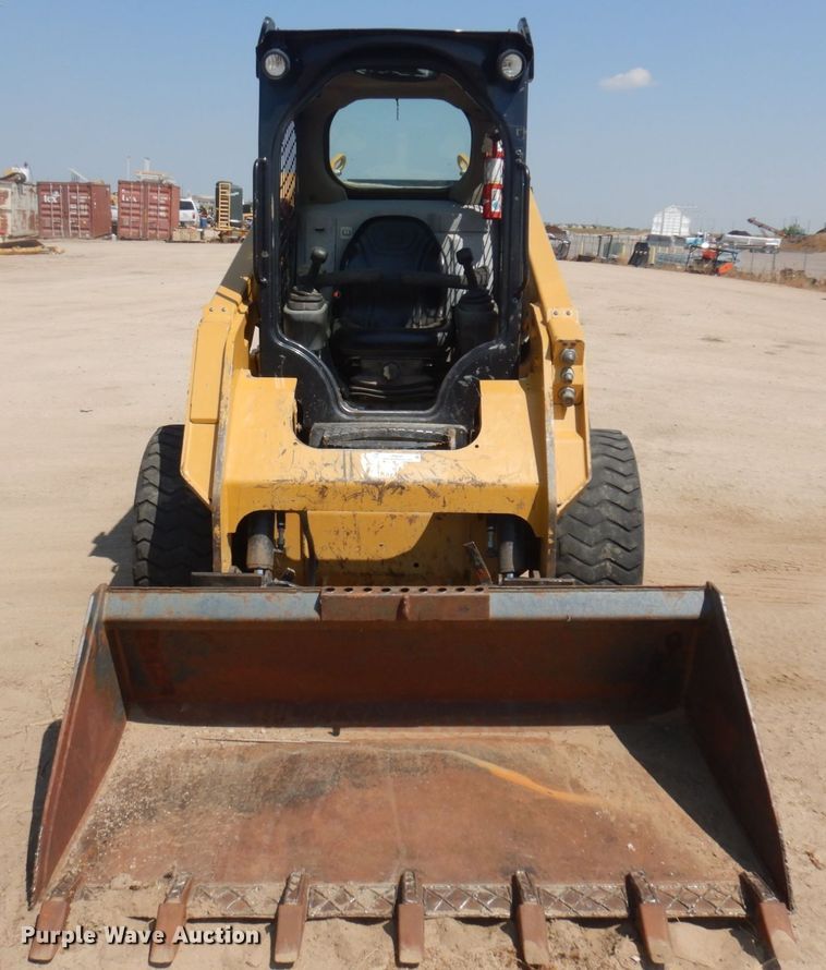 image for item IP9530 2014 Caterpillar 236D  skid steer loader